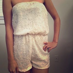 ❌SOLD❌White lace romper